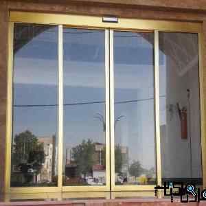 در اتوماتیک شیشه ای